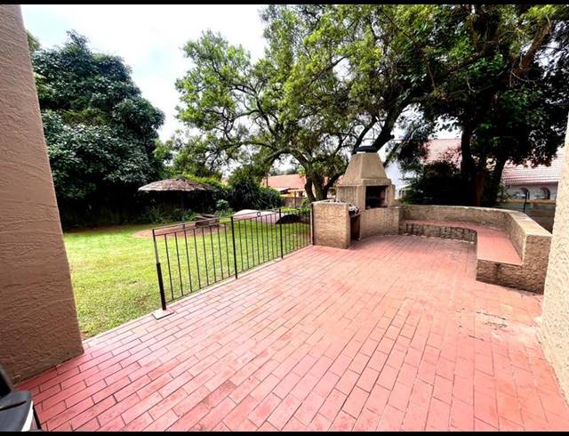 4 BEDROOM HOUSE FOR SALE IN FLORIDA HILLS